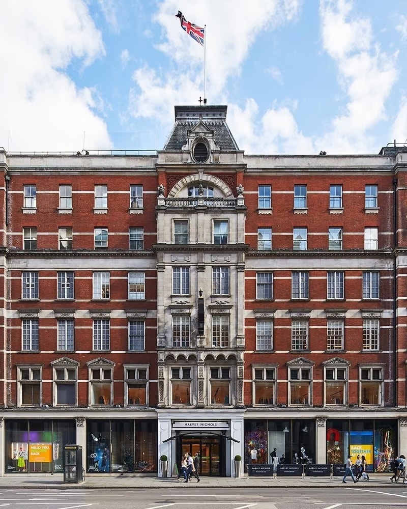 Harvey Nichols (ph official website)