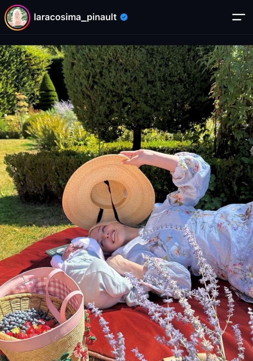 Lara Cosima Pinault con il figlio François (ph Instagram @laracosima_pinault)