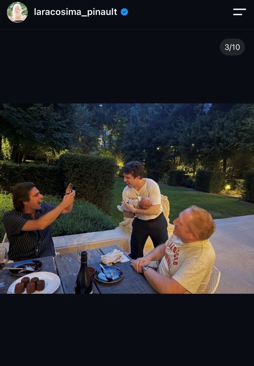 François Pinault Jr con il figlio neonato e il padre François-Henri Pinault (ph Instagram @laracosima_pinault)