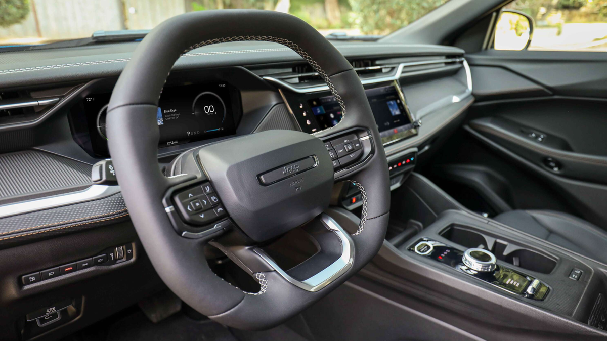 Stellantis richiama quasi un milione di Chrysler, Jeep, Dodge e Ram in Nord America: il software sarà aggiornato online