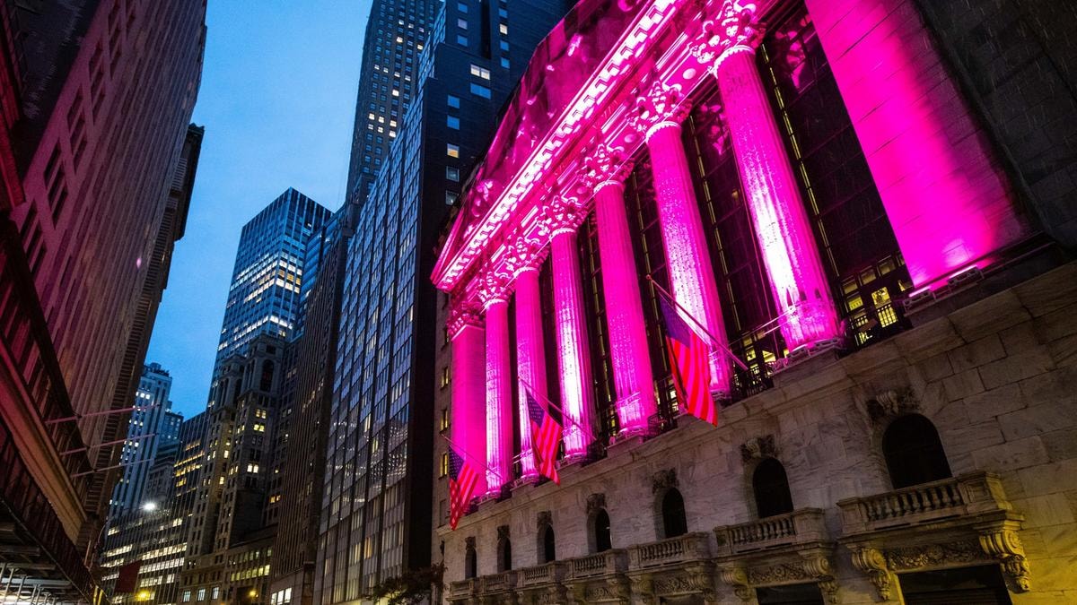 La diretta da Wall Street | Borse Usa chiudono in rosso, Nasdaq -1,3%. Rendimenti record per i titoli del Tesoro Usa