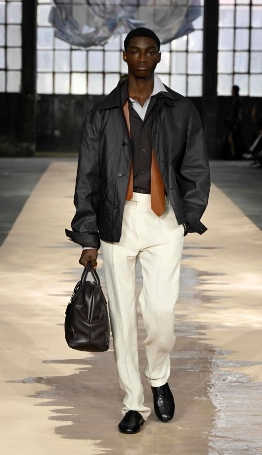 Un look Boss spring-summer 2026 (ph Francesc Ten/MFF)