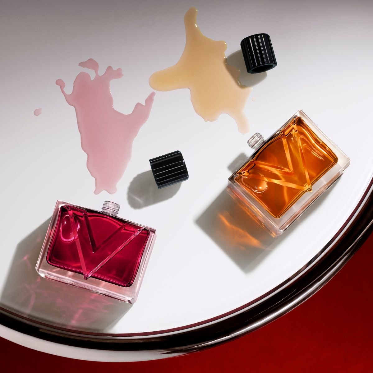Il duo di fragranze Vendetta donna e uomo di Valentino beauty (courtesy Valentino beauty)