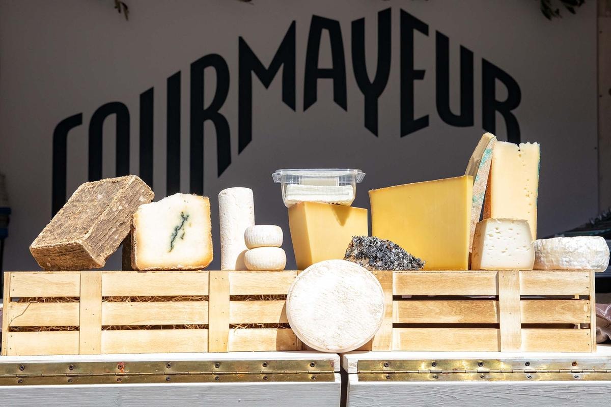 Erbe alpine, tavole segrete e pane appena sfornato: l’autunno più gourmand di Courmayeur
