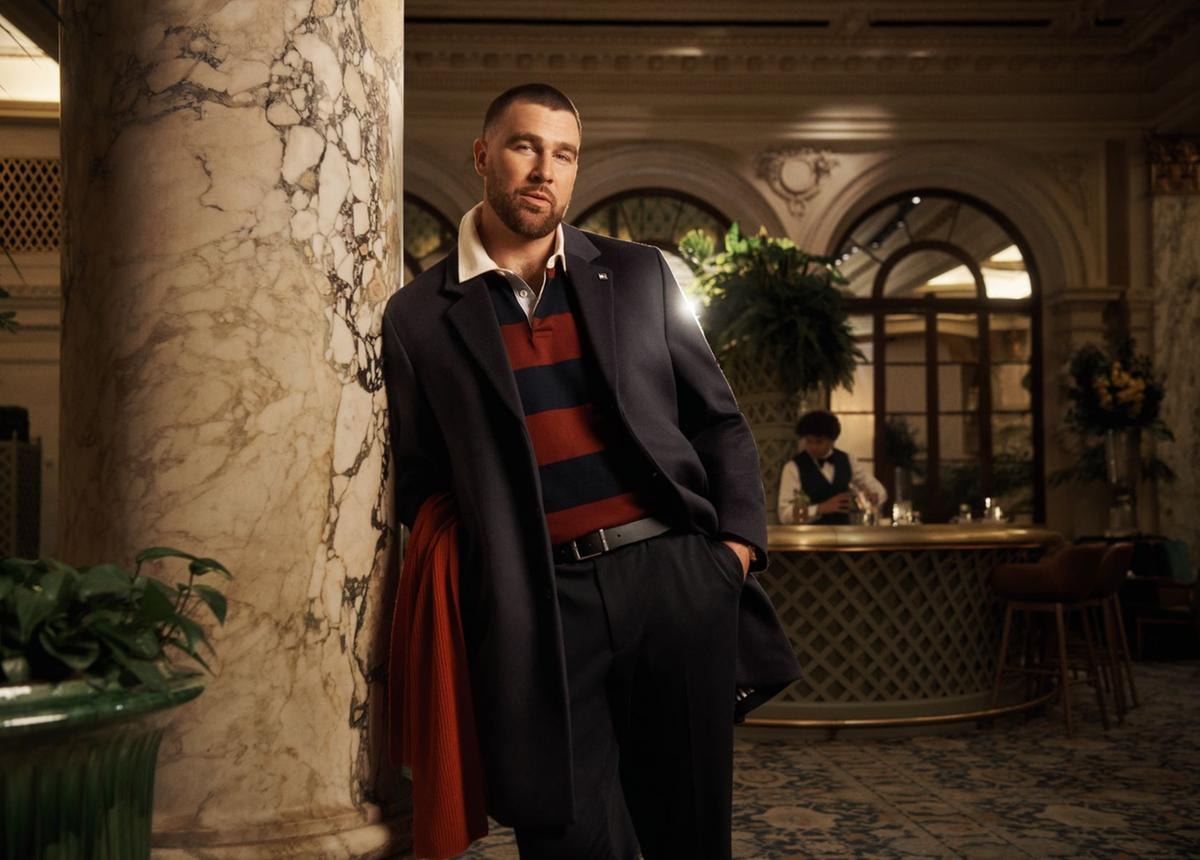 Uno scatto della campagna fall di Tommy Hilfiger con protagonista Kevina Kelce (courtesy Tommy Hilfiger)
