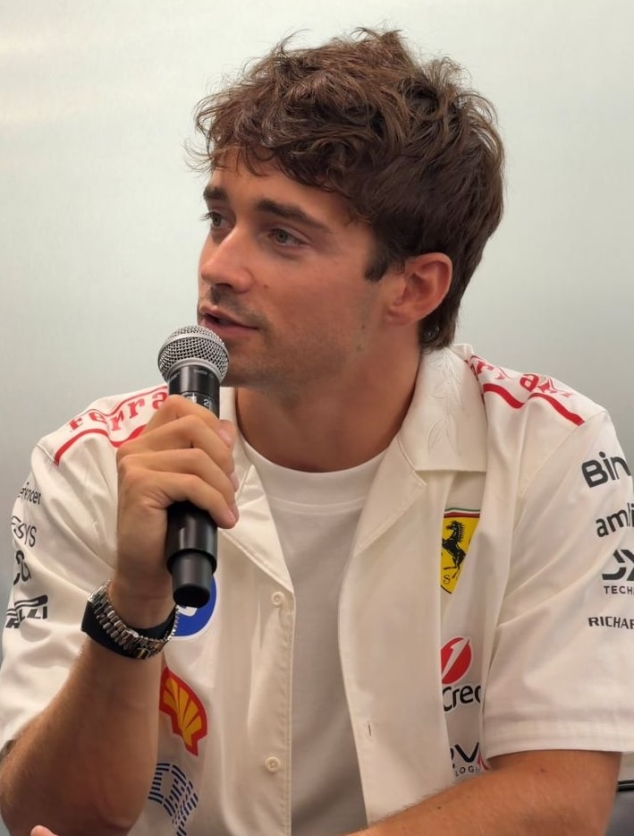 Charles Leclerc durante l'evento a Milano (ph Emma Crugnola)