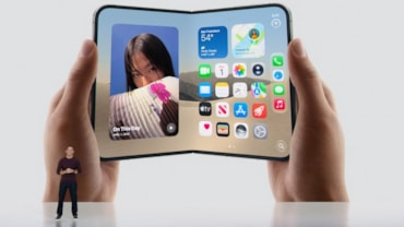 John Ternus debutta con iPhone Duo, il primo pieghevole di Apple