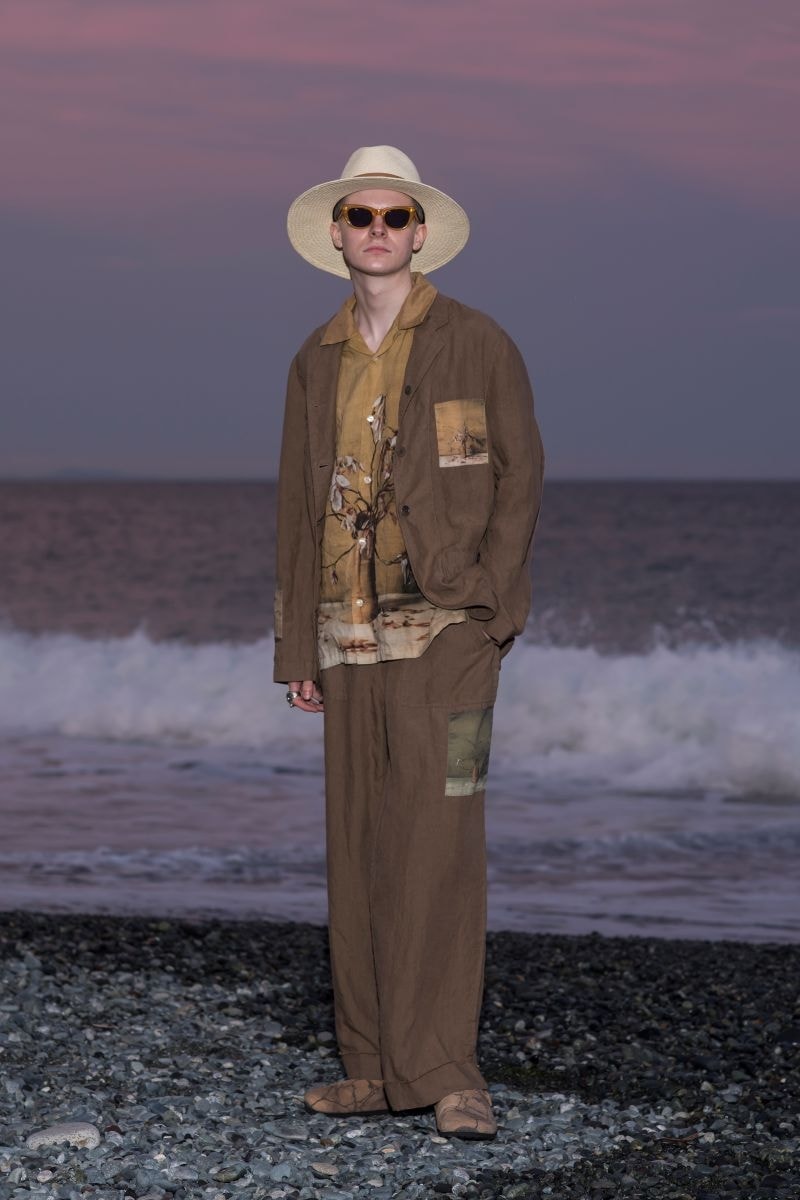 Un look spring-summer 2027 di Undercover (courtesy Undercover)
