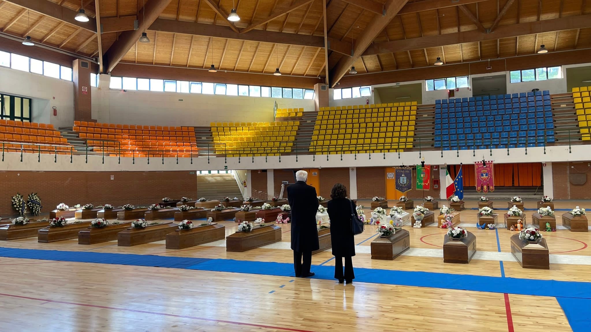 Perché alla politica serve un codice materno sui migranti e paterno sull'economia