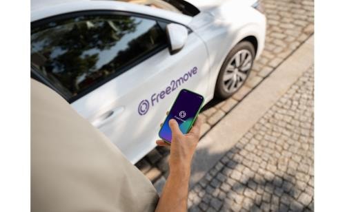 Stellantis molla il car sharing