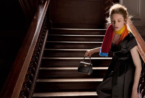 Prada (+5%). Ma cala la redditivit&agrave;