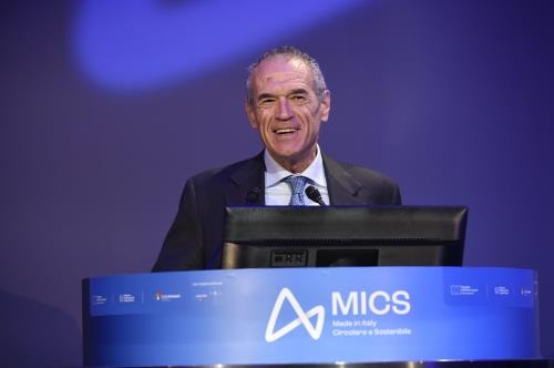 Cottarelli: l'Italia &egrave; vecchia, l'immigrazione serve
