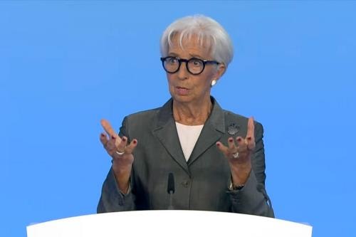 Bce, Lagarde: l'Europa non pu&ograve; perdere la sfida dell'intelligenza artificiale