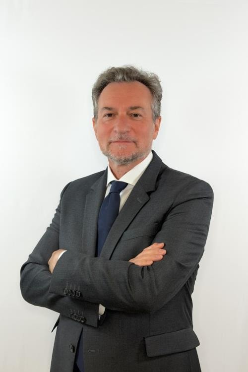 Mooney, mani libere per i soci