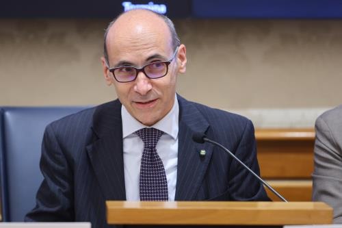 Meno gare, pi&ugrave; costi