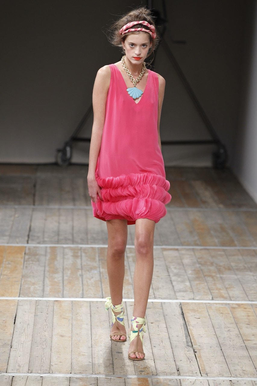 Milano Moda Donna Primavera/Estate 2011 Moschino Cheap and Chic