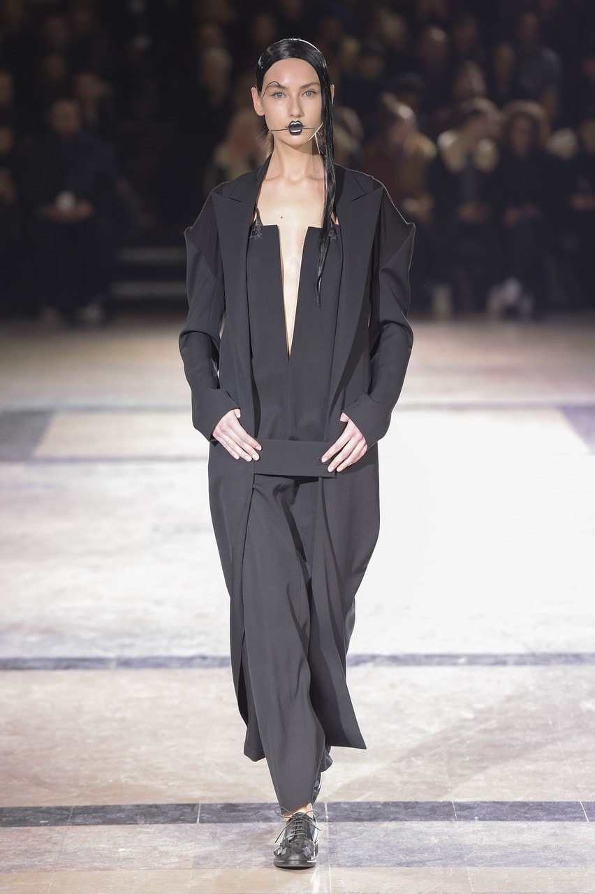Paris Fashion Week Autunno/Inverno 2016/17 Yohji Yamamoto