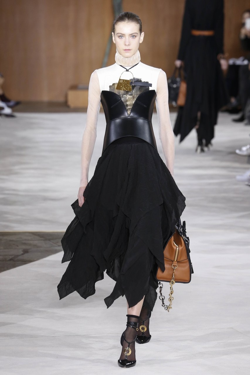 Paris Fashion Week Autunno/Inverno 2016/17 Loewe
