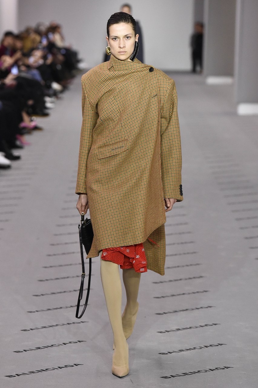 Paris Fashion Week Autunno/Inverno 2017/18 Balenciaga