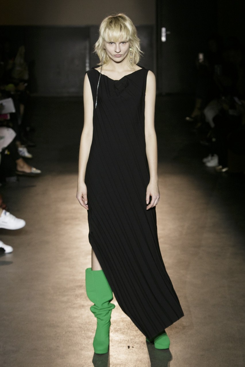Paris Fashion Week Primavera/Estate 2017 Lutz Huelle 
