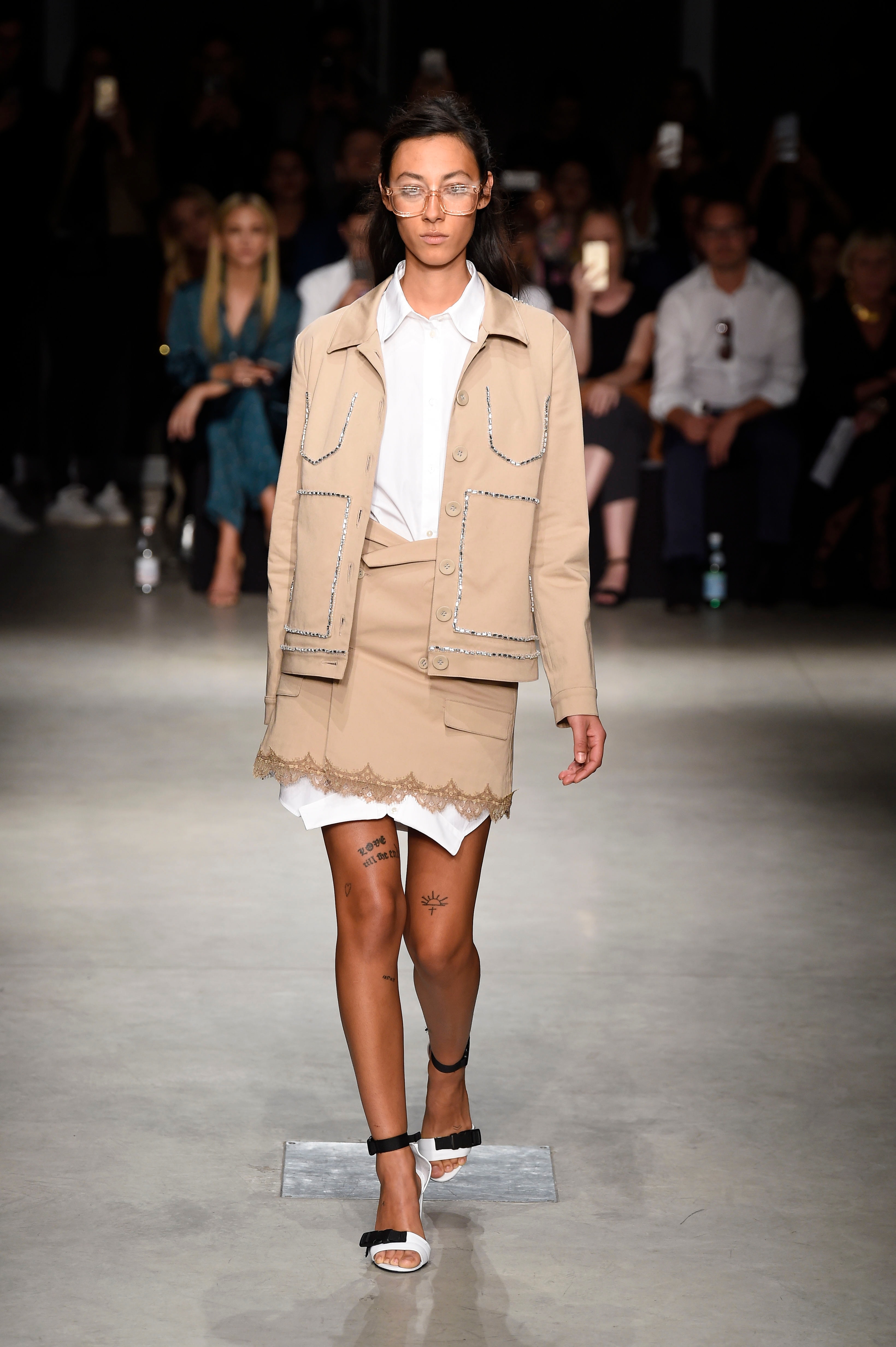 Milano Moda Donna Primavera/Estate 2018 Au Jour Le Jour