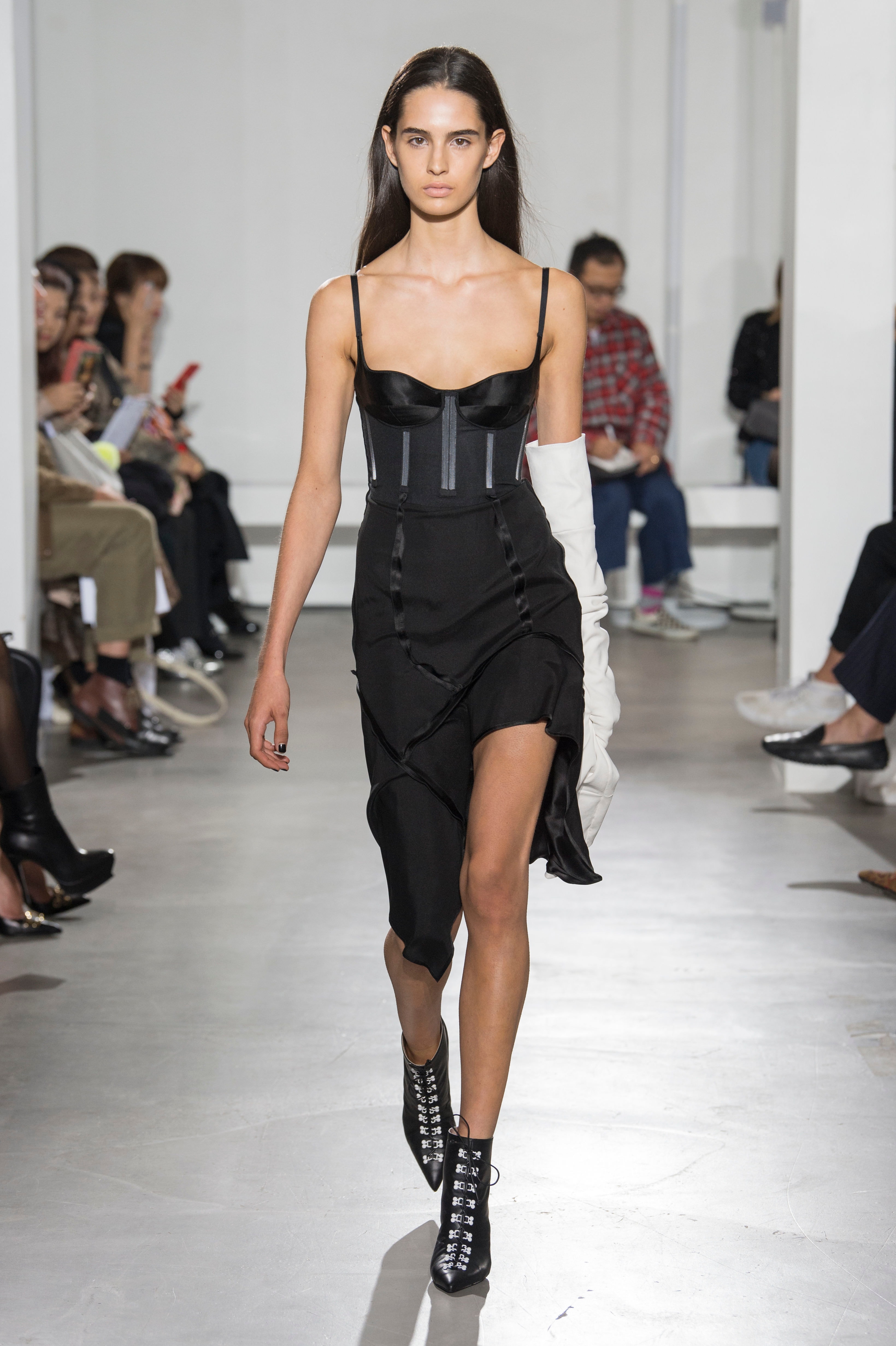 Paris Fashion Week Primavera/Estate 2018 Olivier Theyskens