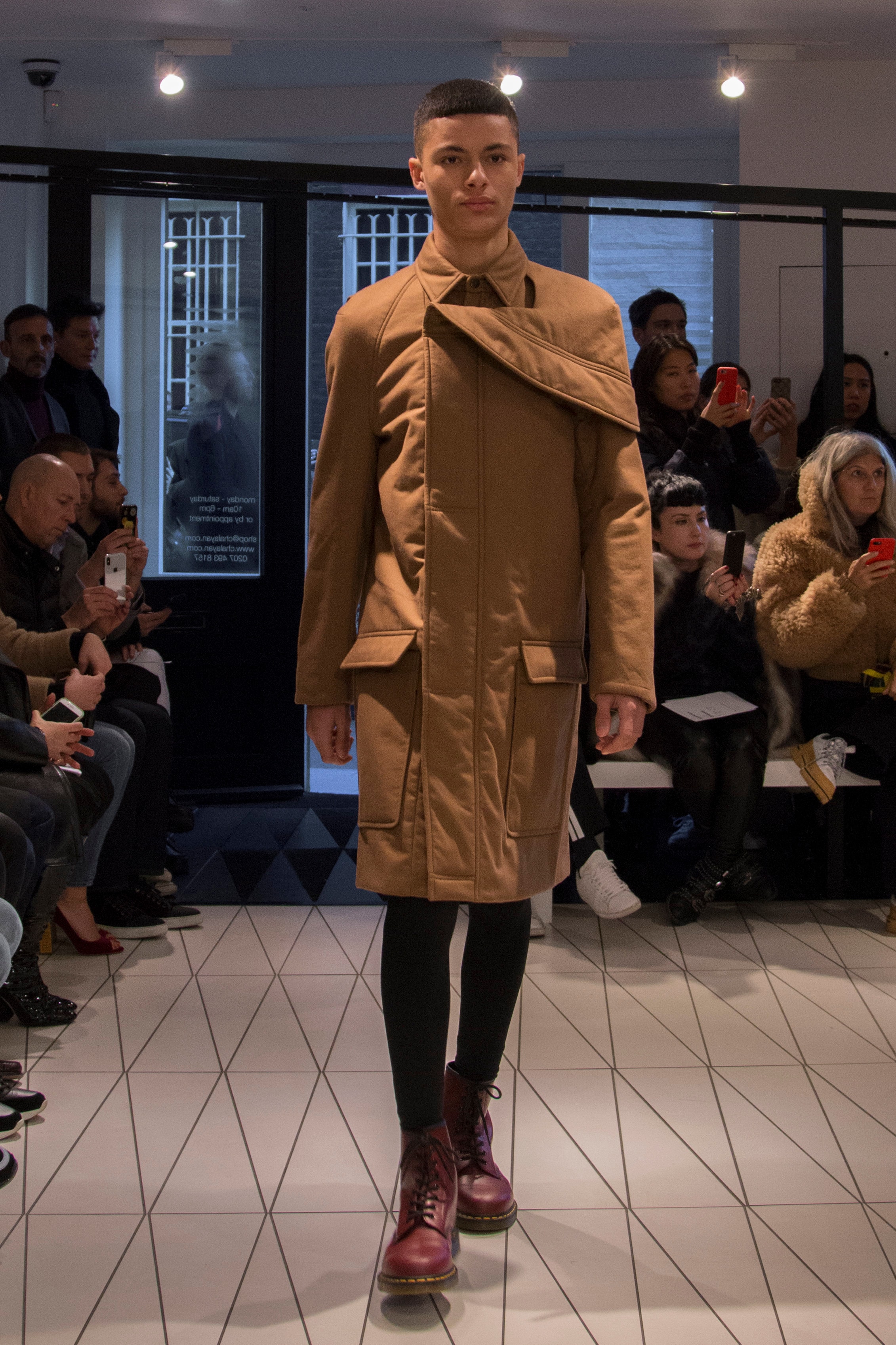 London Collections Men's Autunno/Inverno 2018/19 Chalayan