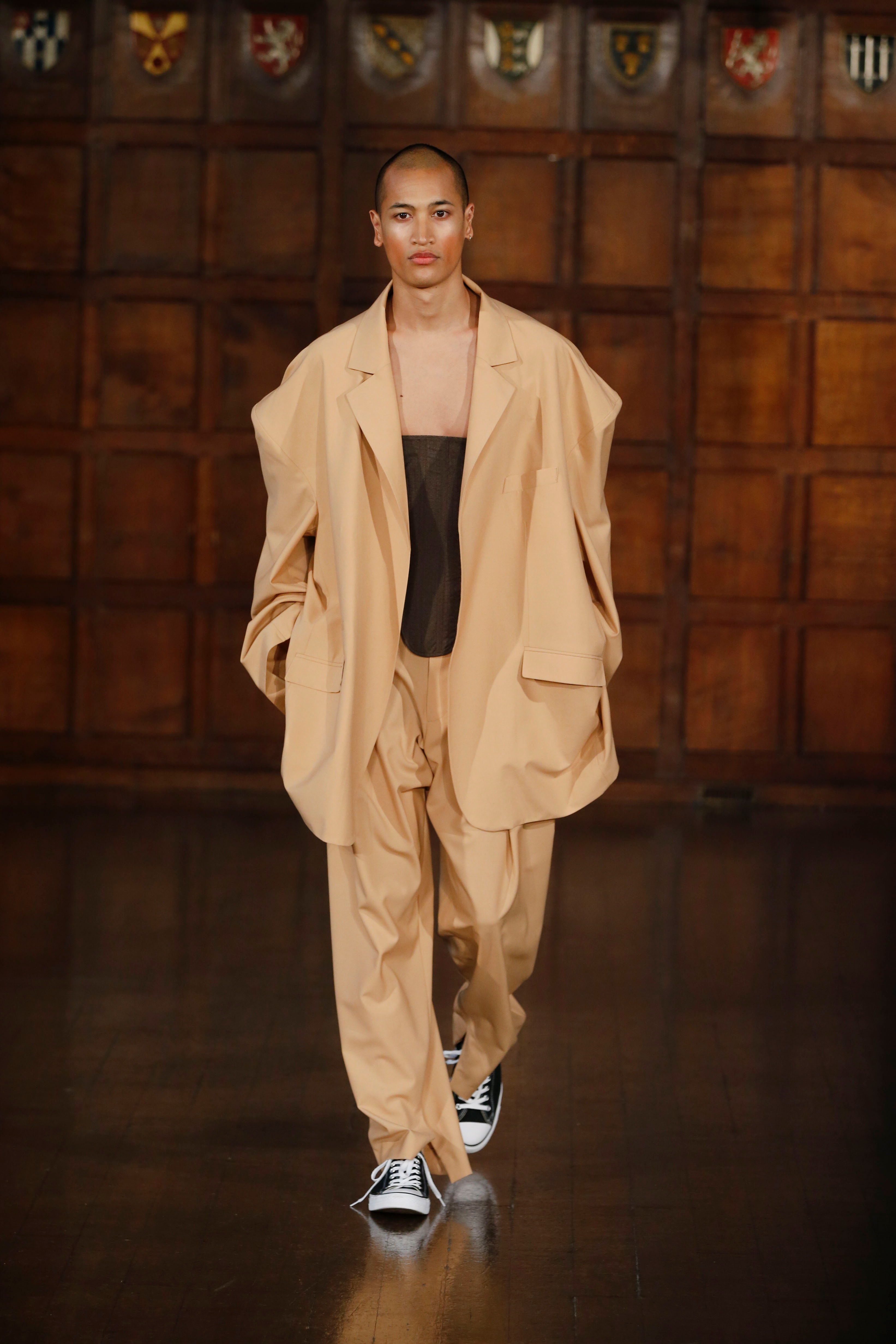 London Collections Men's Primavera/Estate 2018 Edward Crutchley