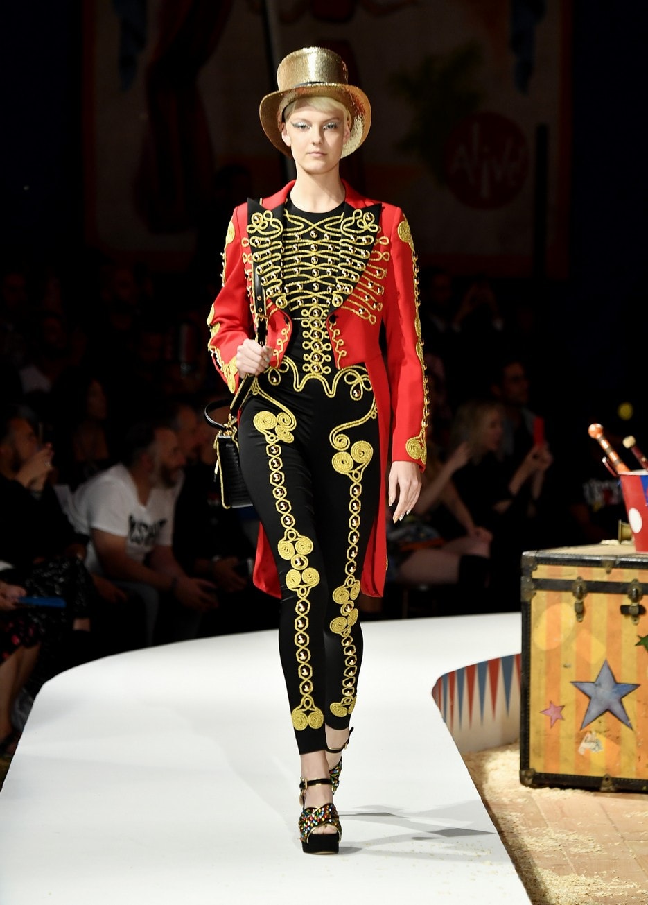 Cruise Cruise 2019 Moschino