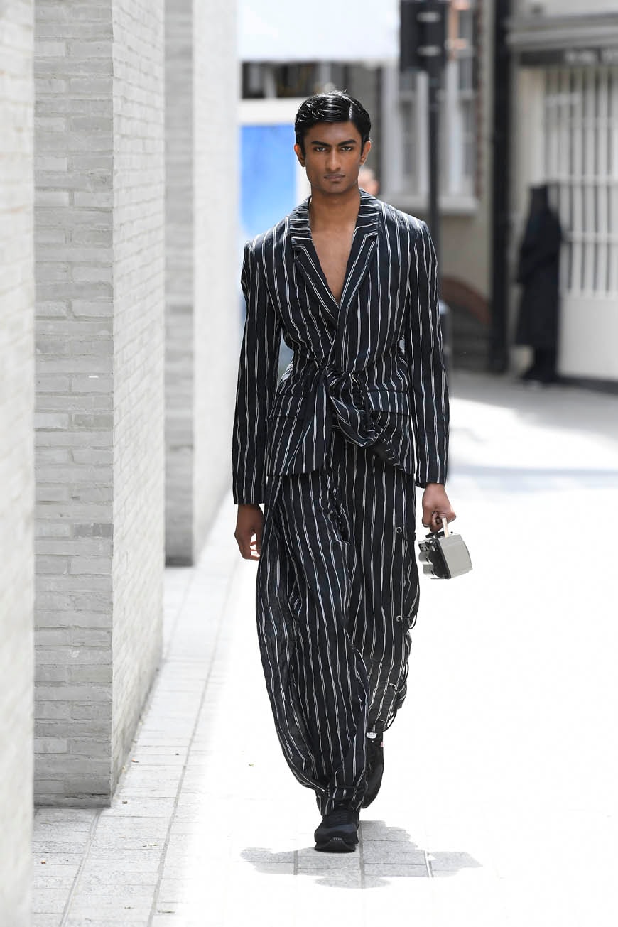 London Collections Men's Primavera/Estate 2020 Chalayan