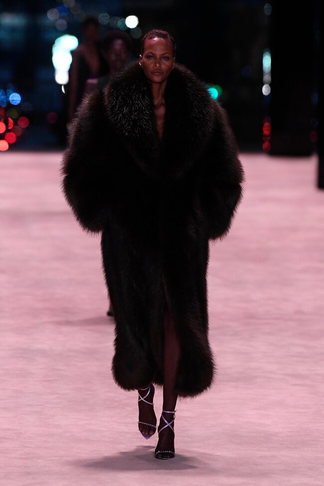 Paris Fashion Week Autunno/Inverno 2022/23 Saint Laurent