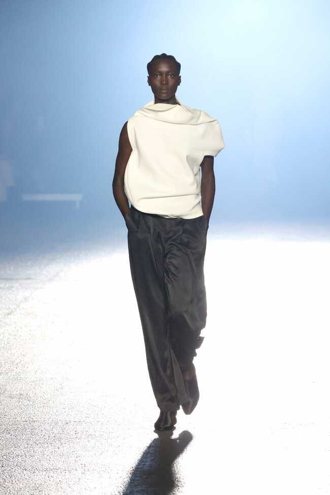 Paris Fashion Week Primavera/Estate 2023 Issey Miyake