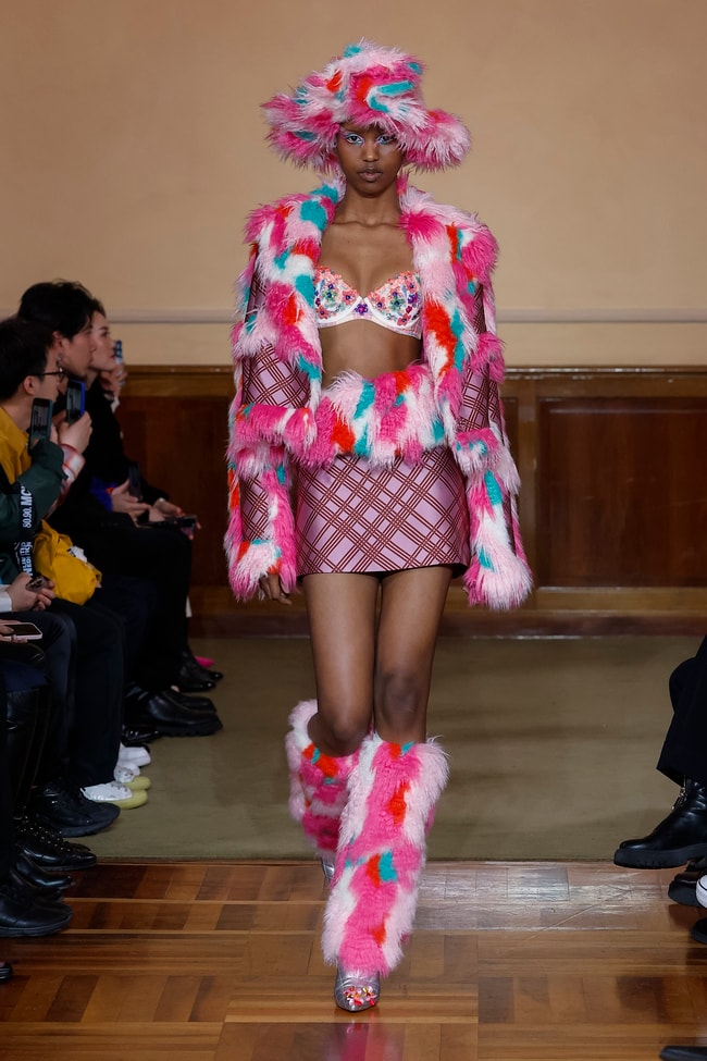 Milano Moda Donna Autunno/Inverno 2023/24 Shuting Qiu