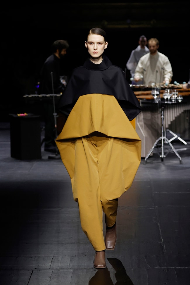 Paris Fashion Week Autunno/Inverno 2023/24 Issey Miyake