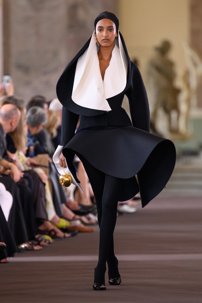 Paris Haute Couture Autunno/Inverno 2023/24 Schiaparelli