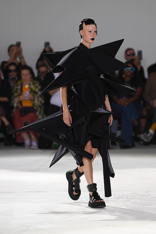 Paris Fashion Week Primavera/Estate 2024 Junya Watanabe