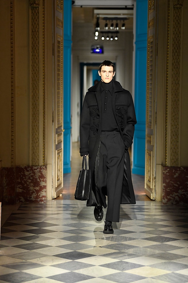 Paris Fashion Week Hommes Autunno/Inverno 2024/25 Valentino