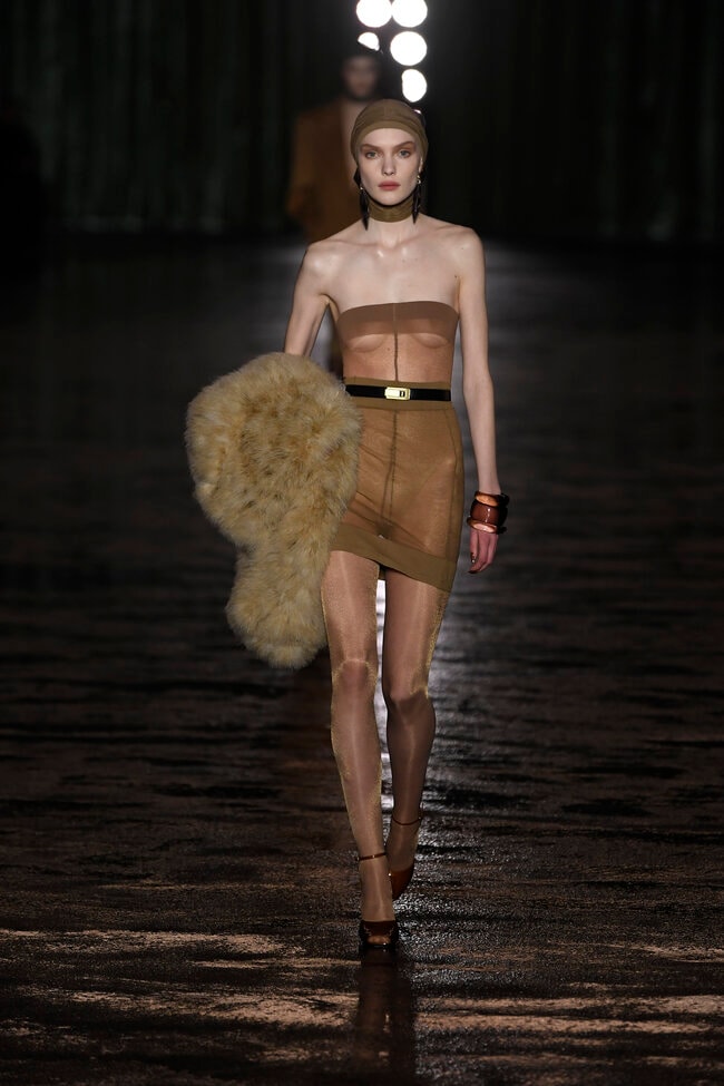 Paris Fashion Week Autunno/Inverno 2024/25 Saint Laurent
