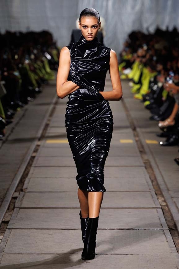Paris Fashion Week Autunno/Inverno 2024/25 Alexander McQueen