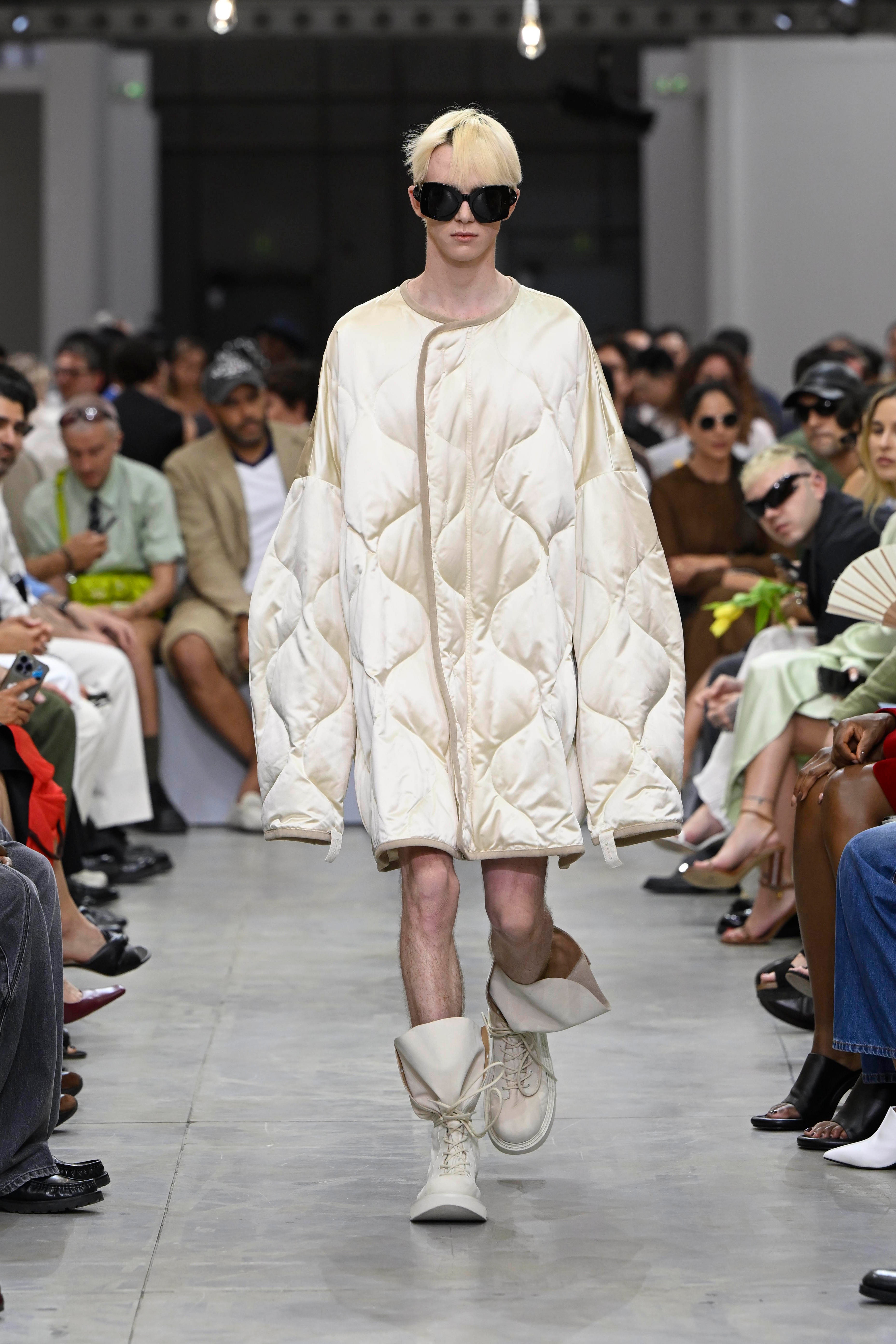 Milano Moda Uomo Primavera/Estate 2025 J W Anderson