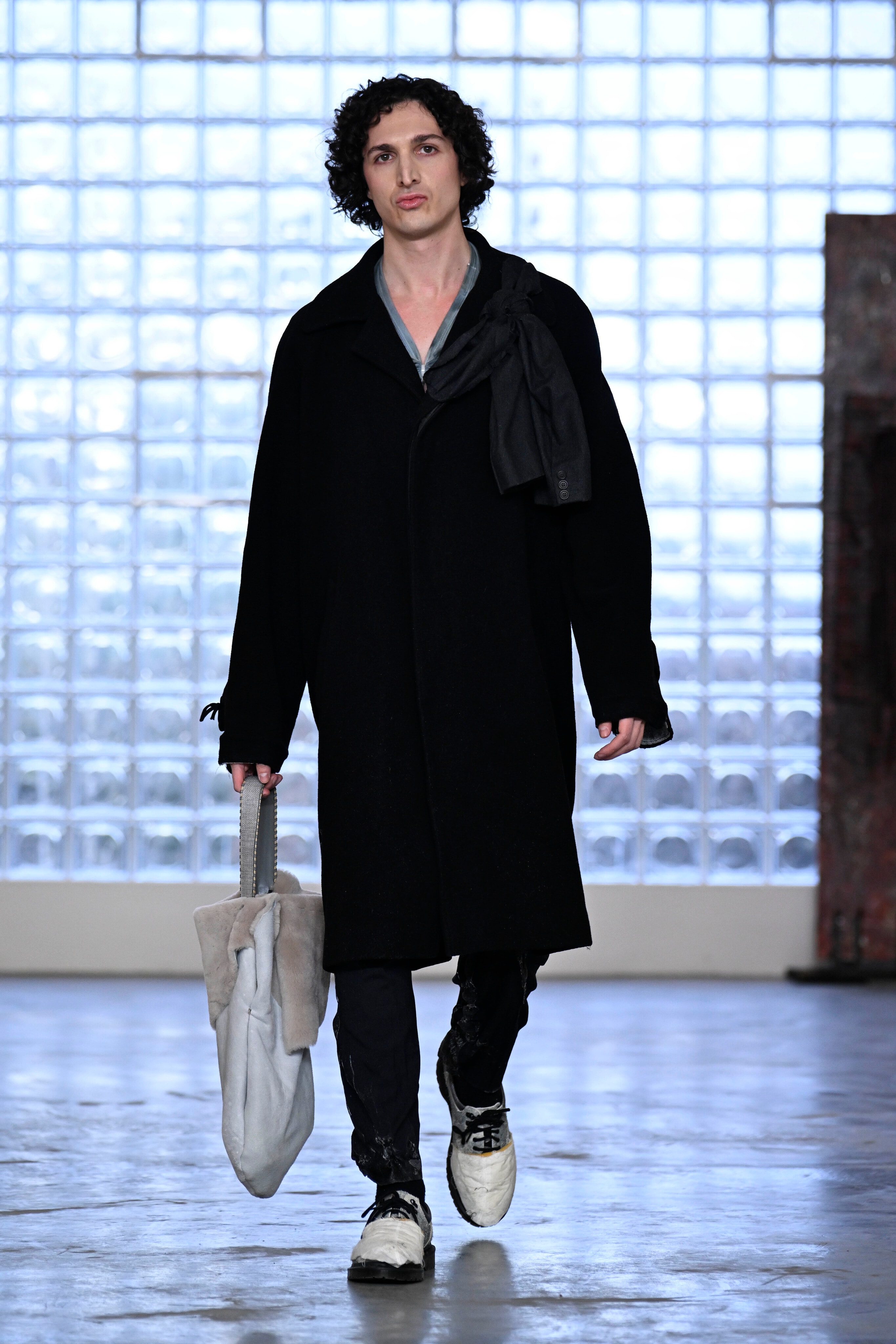 Milano Moda Uomo Autunno/Inverno 2026/27 Simon Cracker